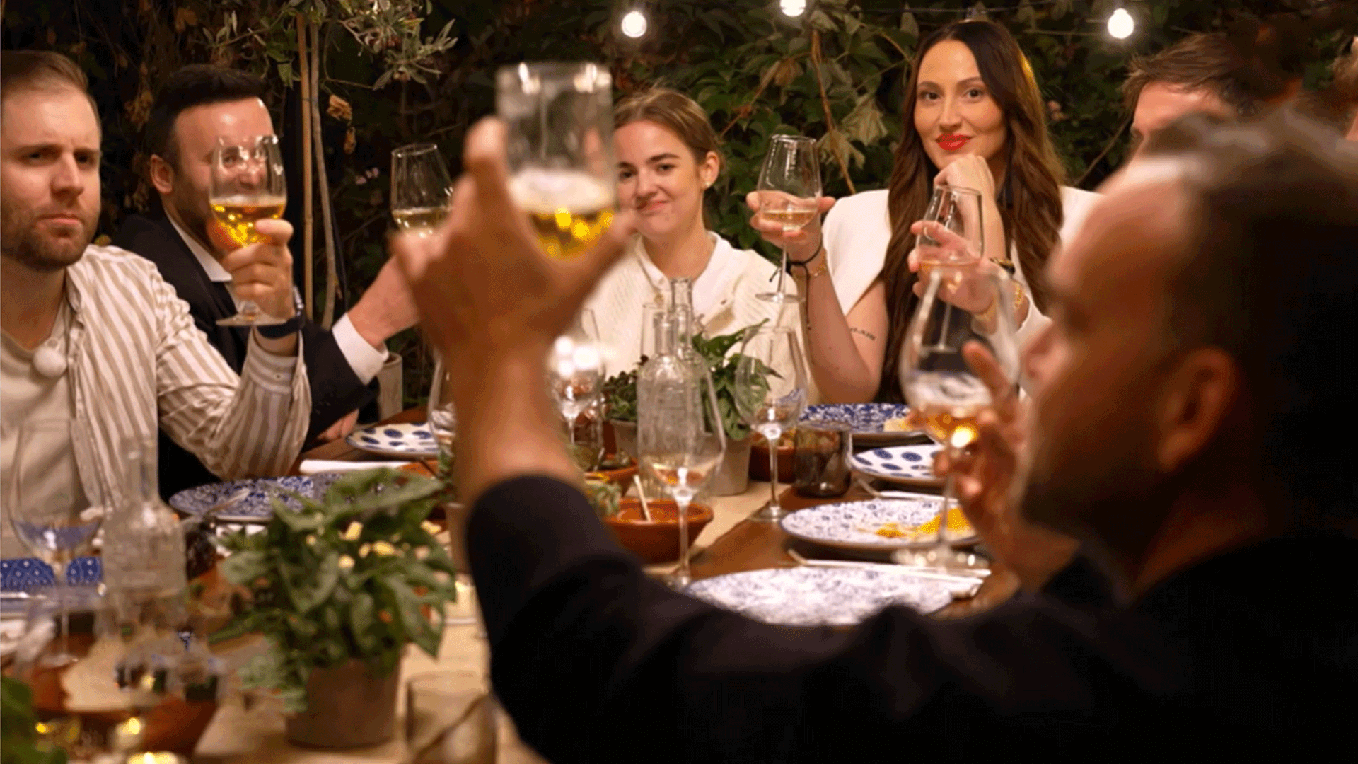 Gute Miene zum bösen Spiel: Die Paare treffen aufeinander