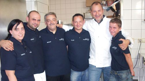 Rosins Restaurants - Ein Sternekoch räumt auf! Rosins Restaurants - Ein Sternekoch räumt auf! Folge 4: "Herz'l" - Deutschlands ältester Autohof vor dem Aus