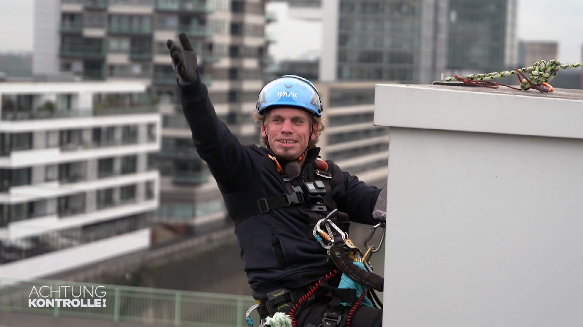 Thema u, a,: Industriekletterer in Köln – Einsätze in luftiger Höhe!