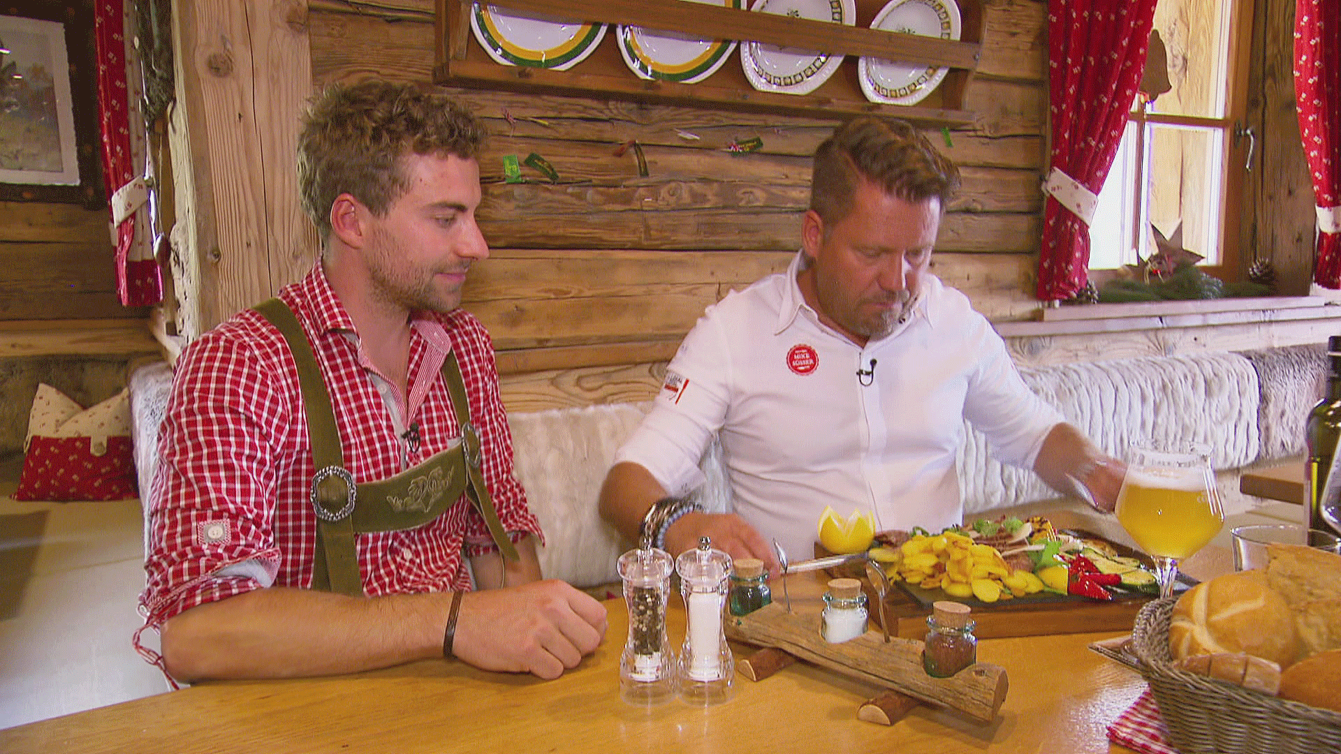 Kommt Weihnachtsstimmung auf in der "Gamsblut Hütte"?