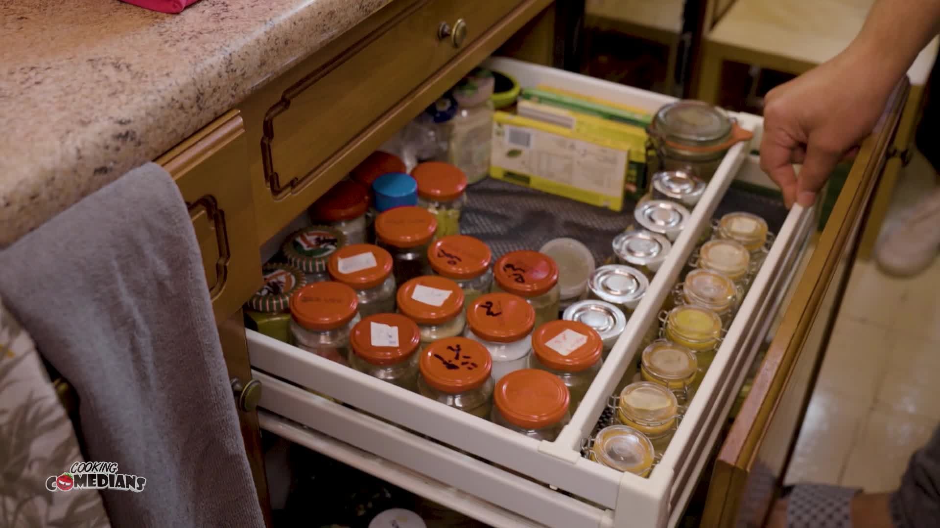 Staffel 01 Folge 03: Lachen gibt die richtige Würze