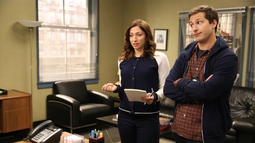 Brooklyn Nine-Nine Brooklyn Nine-Nine Folge 18: Wie eine stolze Mama-Henne