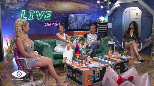 Promi Big Brother - Die Late Night Show Promi Big Brother - Die Late Night Show Folge 14: Tag 14 in der Late Night Show: Emmy Russ und Micaela Schäfer teilen aus