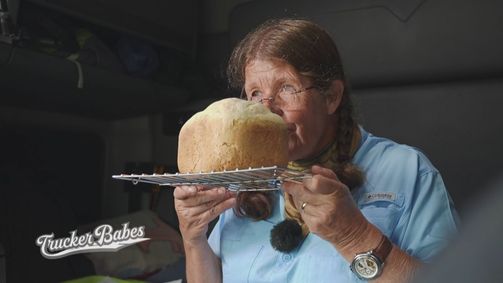 Trucker Babes - 400 PS in Frauenhand Trucker Babes - 400 PS in Frauenhand Folge 6: Truck Stop Bakery: Uschi bringt deutschen Brotduft auf Amerikas Highways