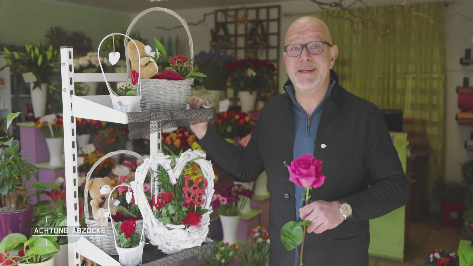 Love-Scam: Peter Giesel entlarvt Liebesbetrüger aus dem Internet