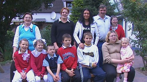 We are Family! So lebt Deutschland. We are Family! So lebt Deutschland. Folge 16: Papa wird's schon richten