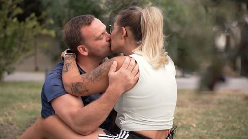Hochzeit auf den zweiten Blick Hochzeit auf den zweiten Blick Folge 10: Gänsehautmomente beim Partner-Yoga