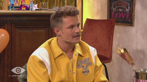 Promi Big Brother - Die Late Night Show Promi Big Brother - Die Late Night Show Folge 9: Aaron Königs wird deutlich: "Sam ist auch ein kleines Showpony!"