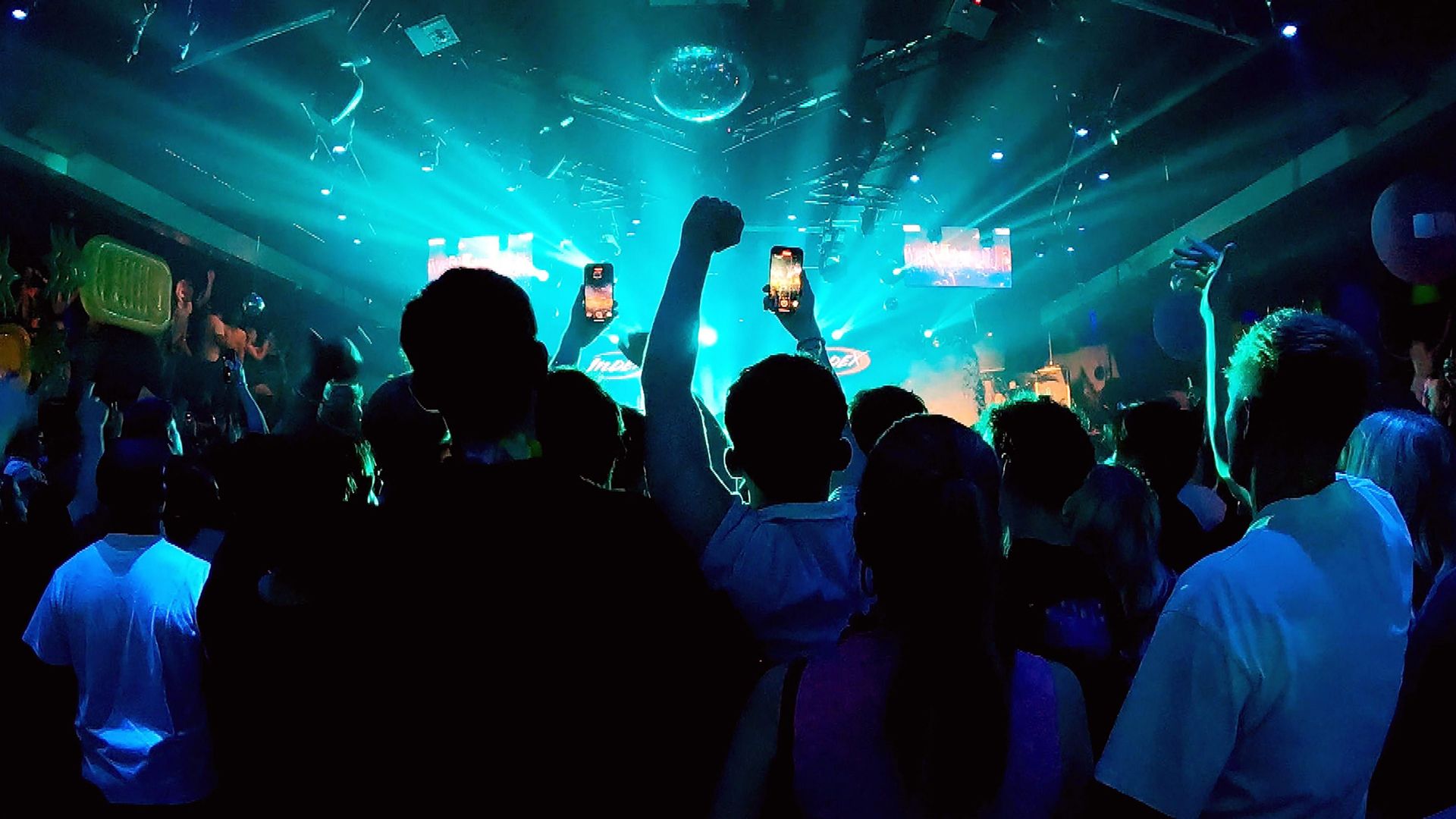 Let's get loud. Die größte Disko Deutschlands