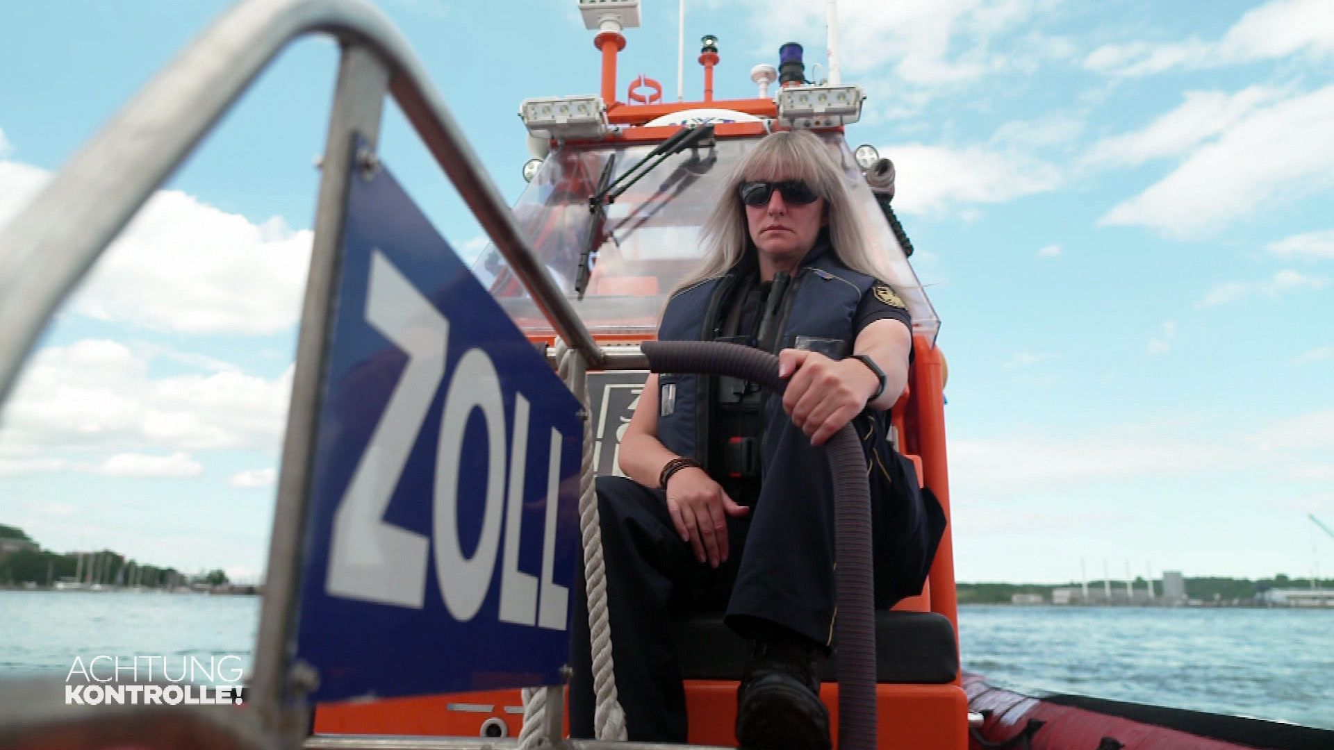 Thema u. a.: Wasserzoll Kiel - Einsatz auf der Ostsee