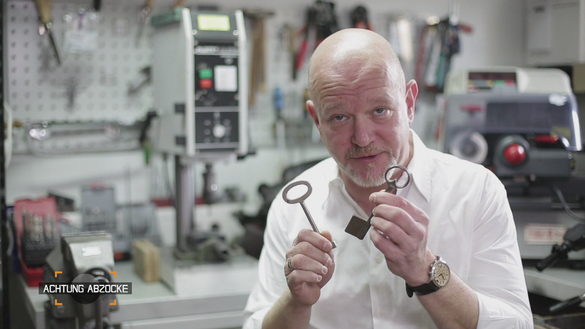 Wie ehrlich sind deutsche Schlüsseldienste und Kinderbetreuer?