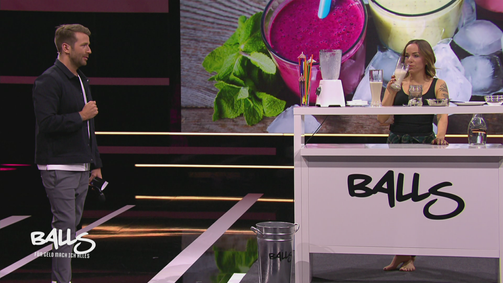 Balls - für Geld mache ich alles Balls - für Geld mache ich alles Folge 5: Ekel-Smoothie mit Fußnägeln & Kaffee-Nasendusche