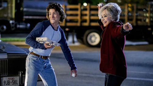 Young Sheldon Young Sheldon Folge 21: Rollende Würstchen und  fliegende Eier