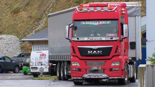 Trucker Babes Austria Trucker Babes Austria Folge 2: Staffel 6 Folge 2: Fest im Sattel
