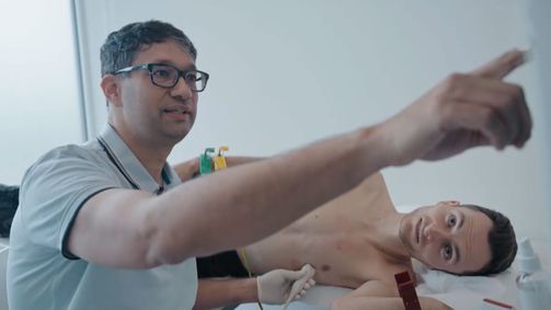 100 TAGE AUTARK 100 TAGE AUTARK - 01. STAFFEL Folge 72: Nur noch drei Prozent Körperfett: Ist die drastische Abnahme lebensbedrohlich?