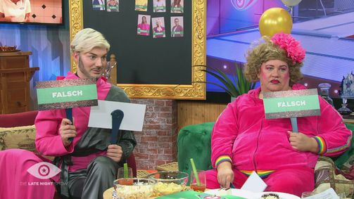 Promi Big Brother - Die Late Night Show Staffel 2024 Folge 1: Mit Cindy aus Marzahn und Sam Dylan: Quassel-Quadrat spricht über Drama-Dreieck