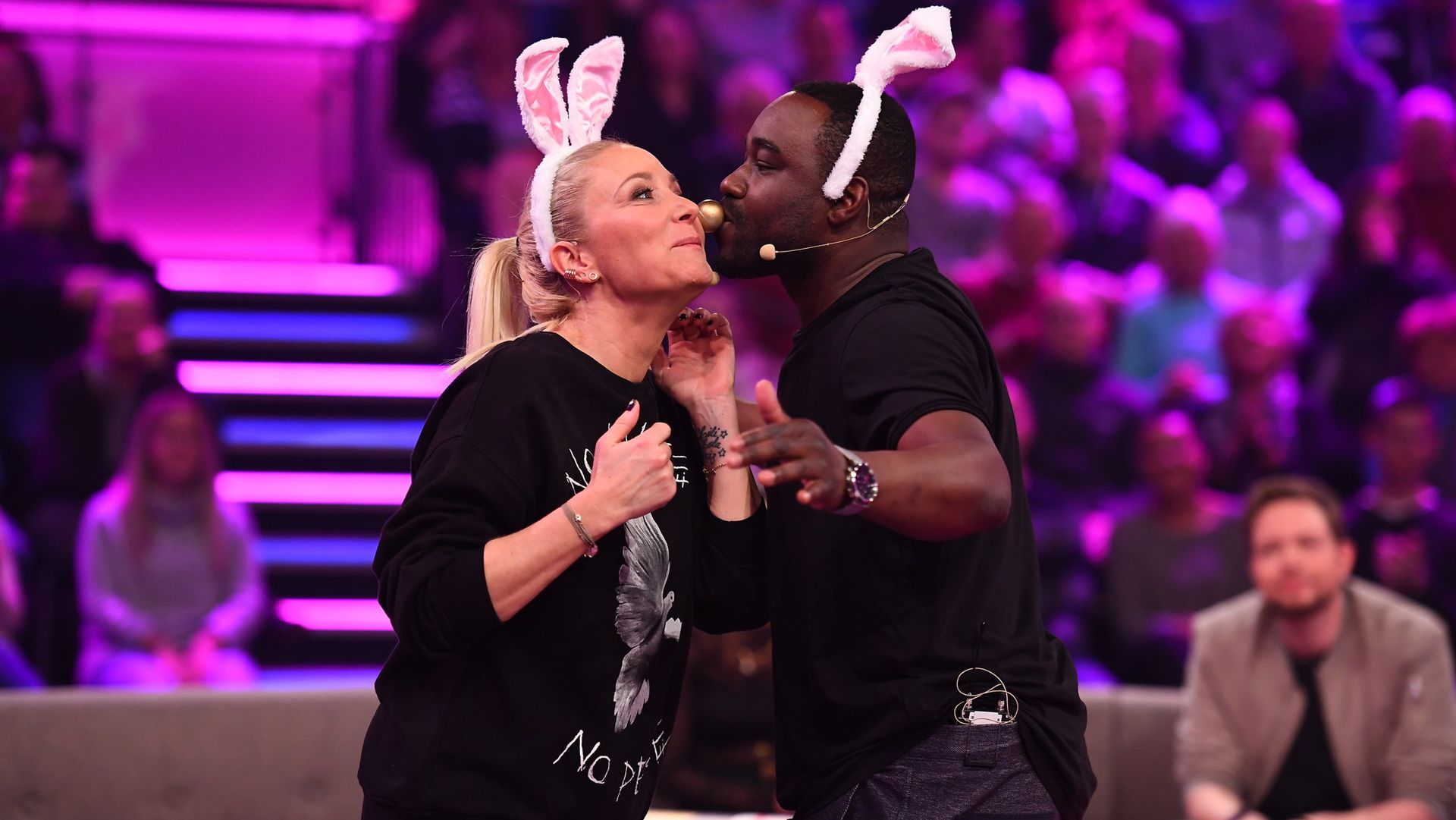 Spin the bottle: Wenn Promis aus der Reihe tanzen!