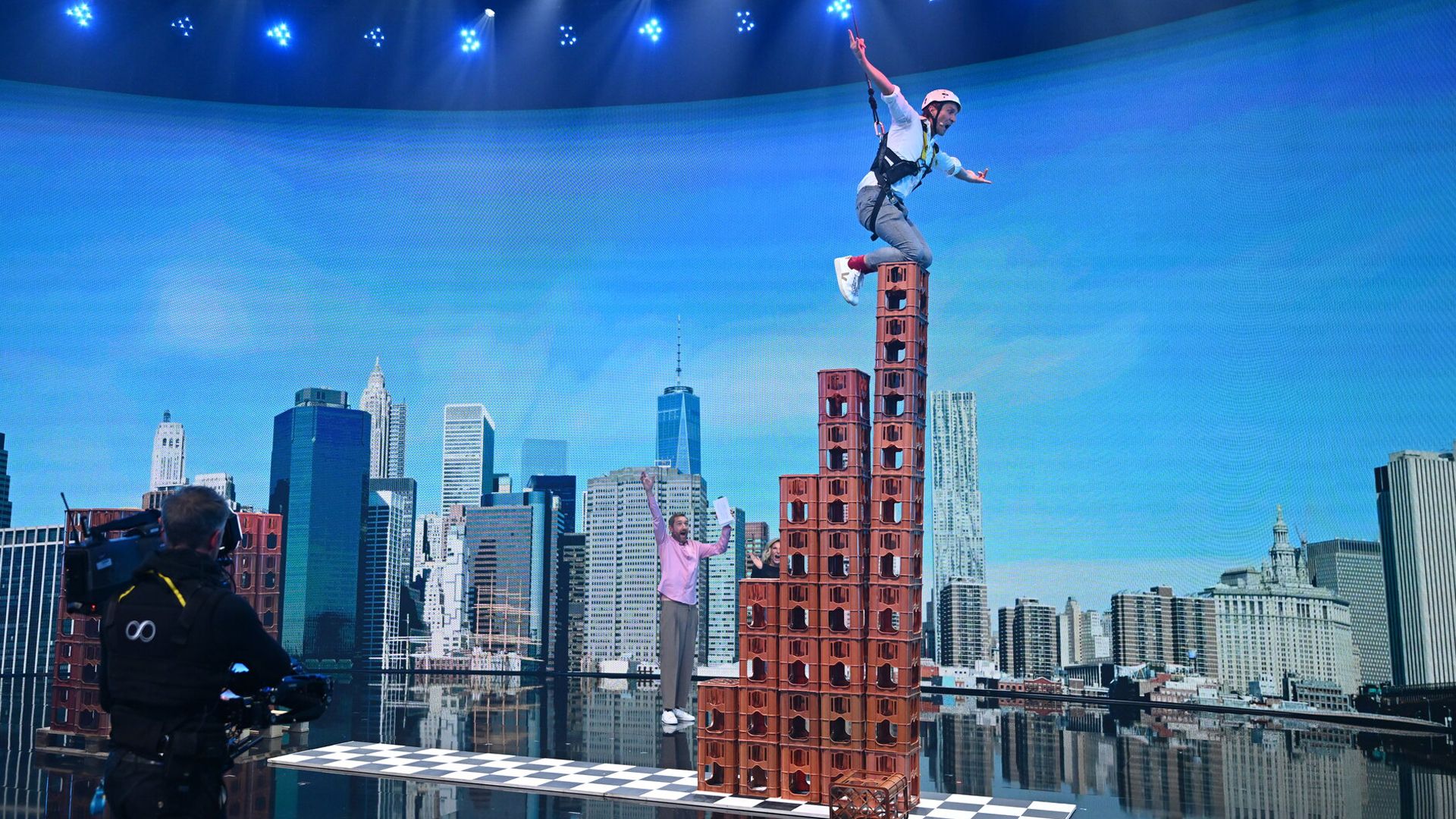 Hier geht es hoch hinaus: Wer wird das Promi Power-Paar?