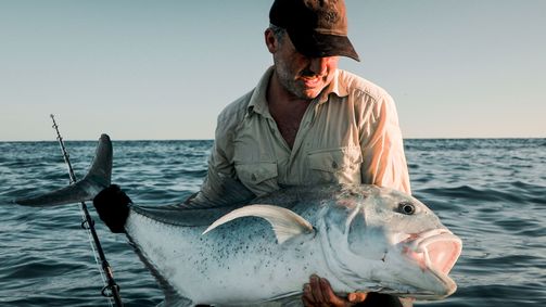Chasing Monsters - Monsterfischen auf der Spur Chasing Monsters - Monsterfischen auf der Spur Folge 6: Im Reich des Riesen-Trevally