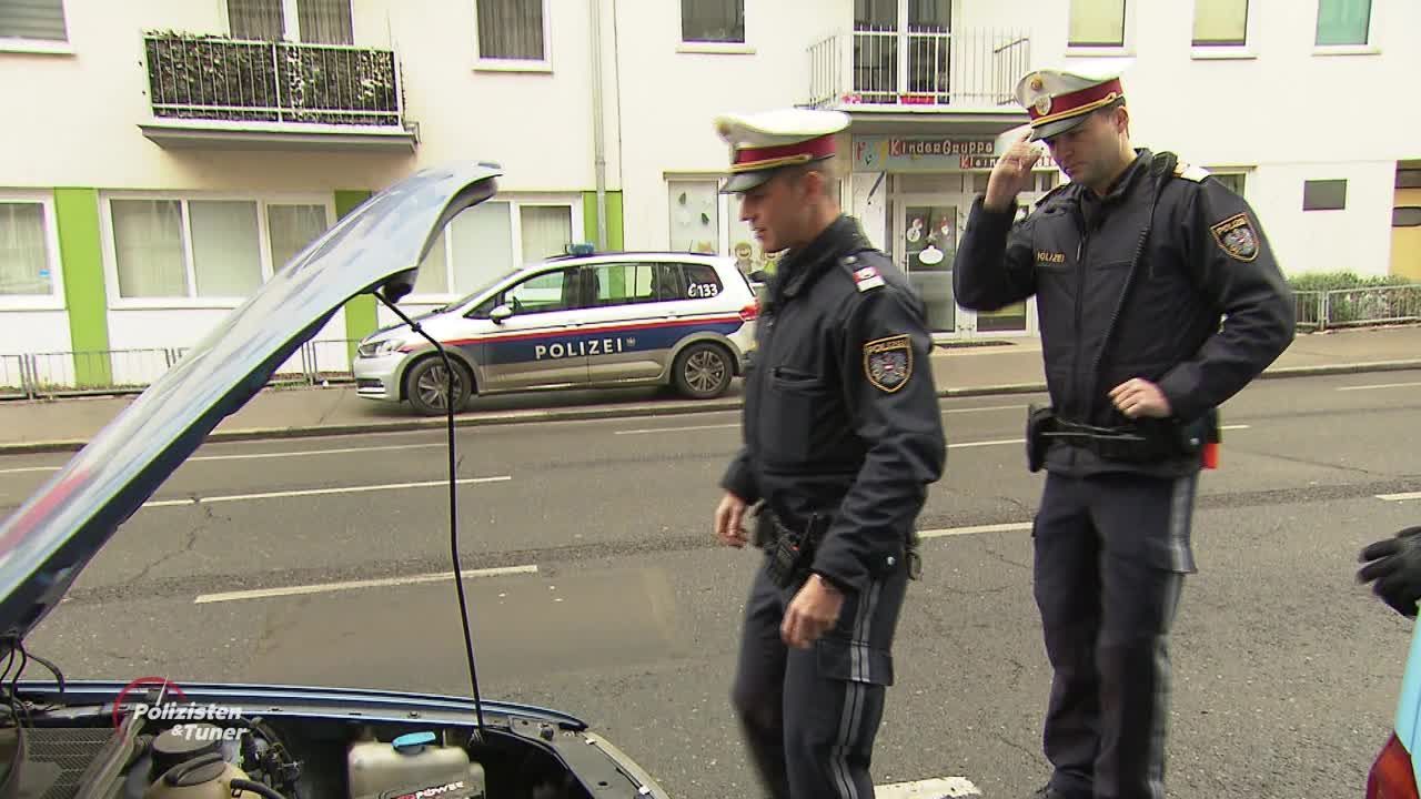 Staffel 01 Folge 07 - Polizisten und Tuner