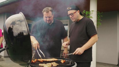 Die Geheimnisse unserer Lieblingsgerichte Die Geheimnisse unserer Lieblingsgerichte Folge 3: Unter Grill-Meistern: Burger, BBQ & Co.