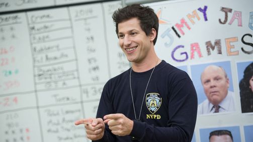 Brooklyn Nine-Nine Brooklyn Nine-Nine Folge 3: Wir spielen, um Amy verlieren zu sehen