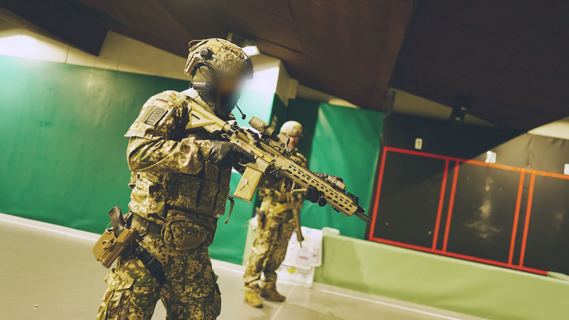 Im Fadenkreuz: Umgang mit der Waffe