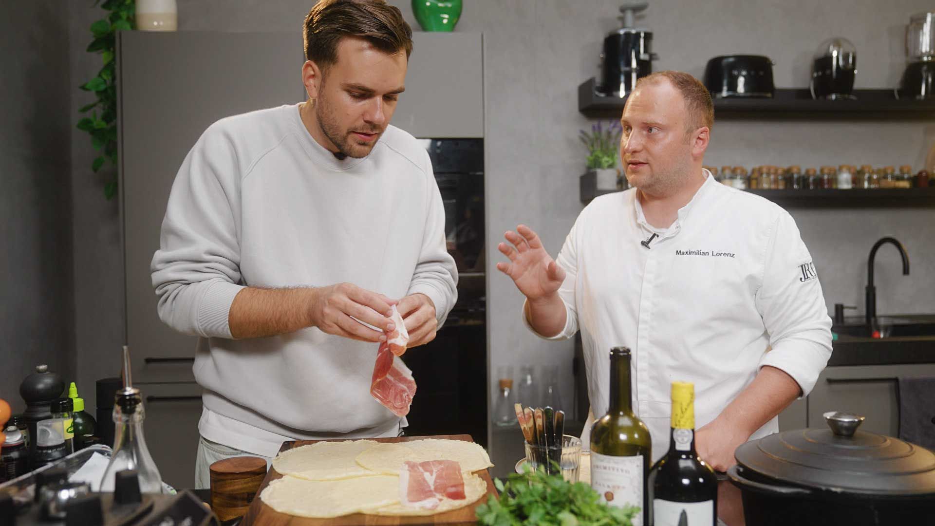 Max holt sich Unterstützung von Maximilian Lorenz