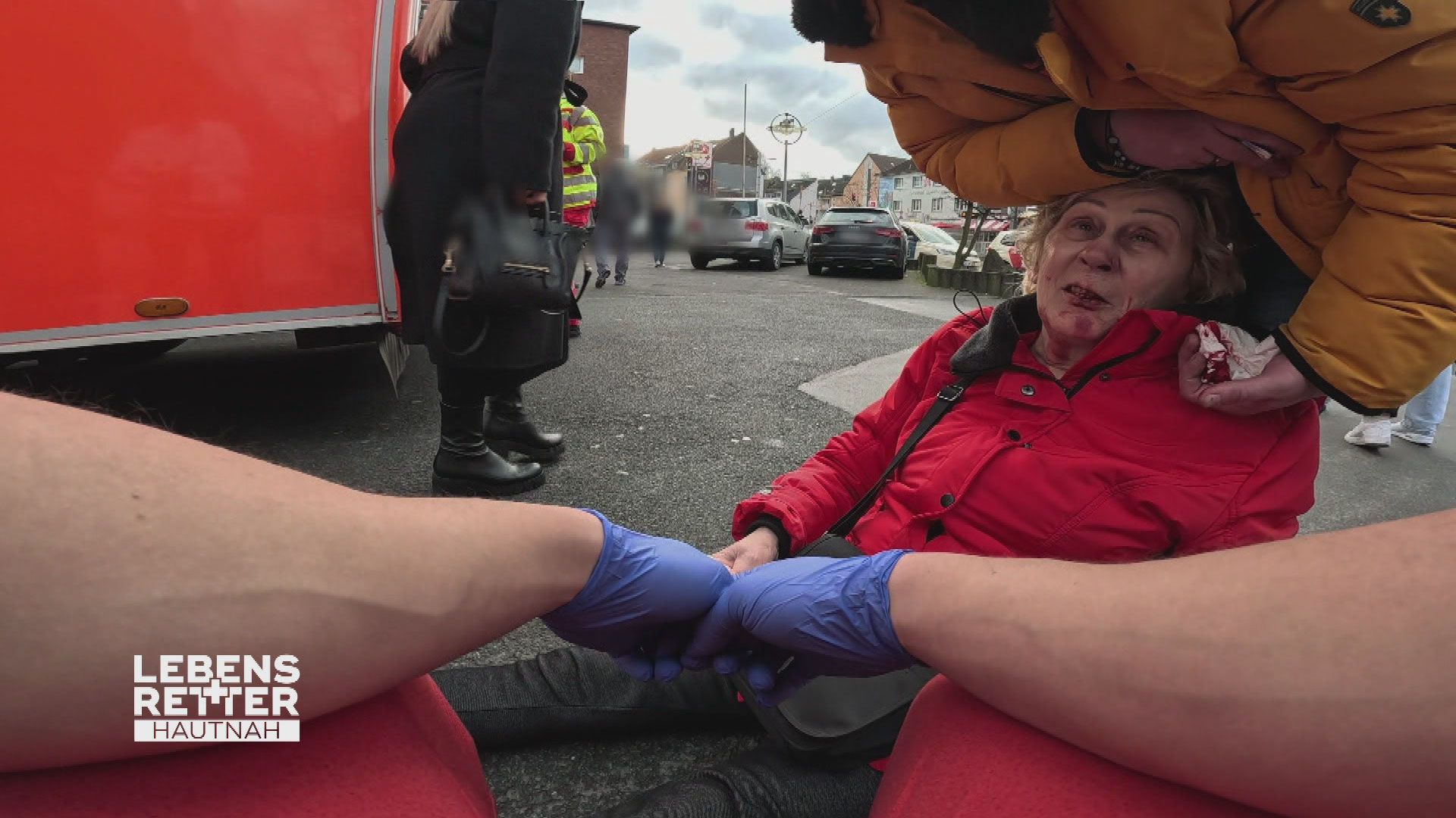 Einsatzgebiet Dortmund: Gestürzte Frau vor dem Supermarkt