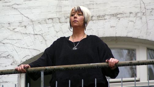 Julia Leischik sucht: Bitte melde dich Julia Leischik sucht: Bitte melde dich Folge 13: Claudia: Warum wuchs ihre ältere Schwester nicht in der Familie auf?
