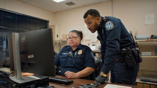 Border Patrol USA - Einsatz an Mexikos Grenze BORDER PATROL USA - EINSATZ AN MEXIKOS GRENZE - 05. STAFFEL Folge 8: Die Schmugglerschwestern