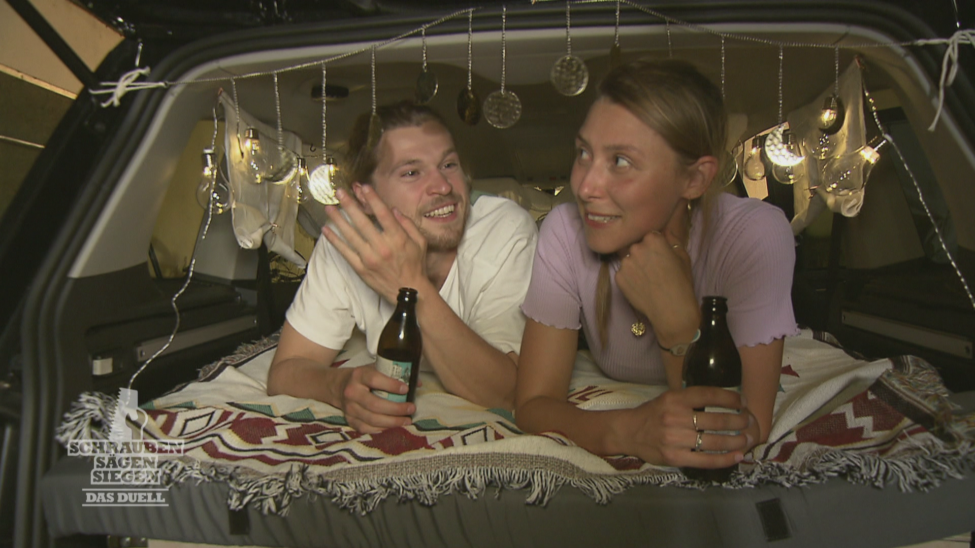 Ungewöhnliche Schlafplätze: Camper-Bett versus orientalisches Schlafzimmer