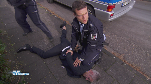 Auf Streife Auf Streife Folge 10: Ehefrau und Auto geschlagen