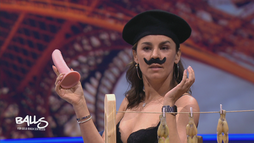 Balls - für Geld mache ich alles Balls - für Geld mache ich alles Folge 7: Sexualkunde-Unterricht mit Striptease & Ehering als Zungenpiercing