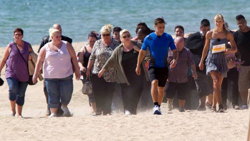 The Biggest Loser Staffel 3 Folge 1: Kein Strandurlaub: 12 Teams starten die Abnehm-Challenge 2012