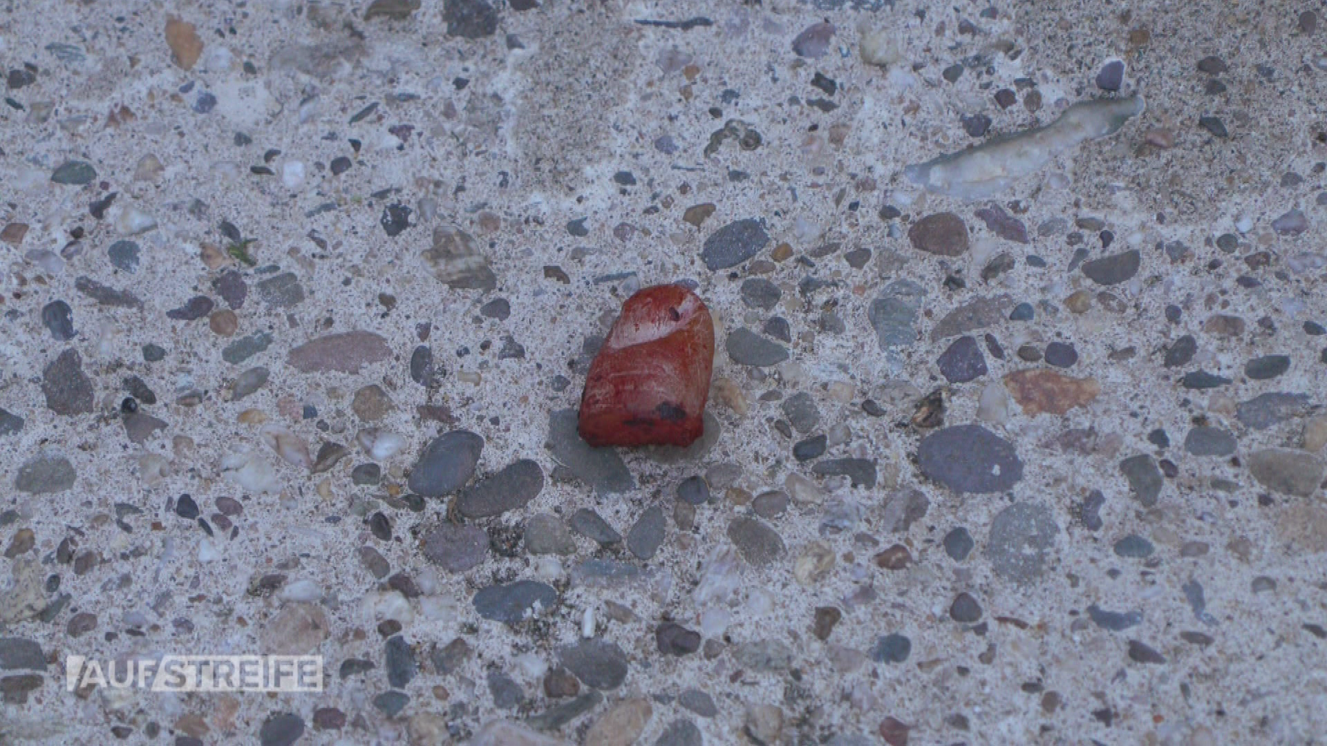 Abgetrennter Finger vor Fernsehsender