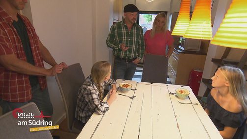 Klinik am Südring - Die Familienhelfer  Klinik am Südring - Die Familienhelfer Folge 8: Krieg der Schwestern