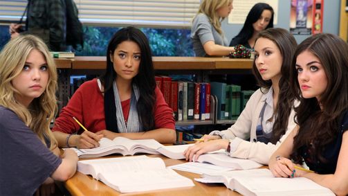Pretty Little Liars Pretty Little Liars Folge 9: Große Erwartungen