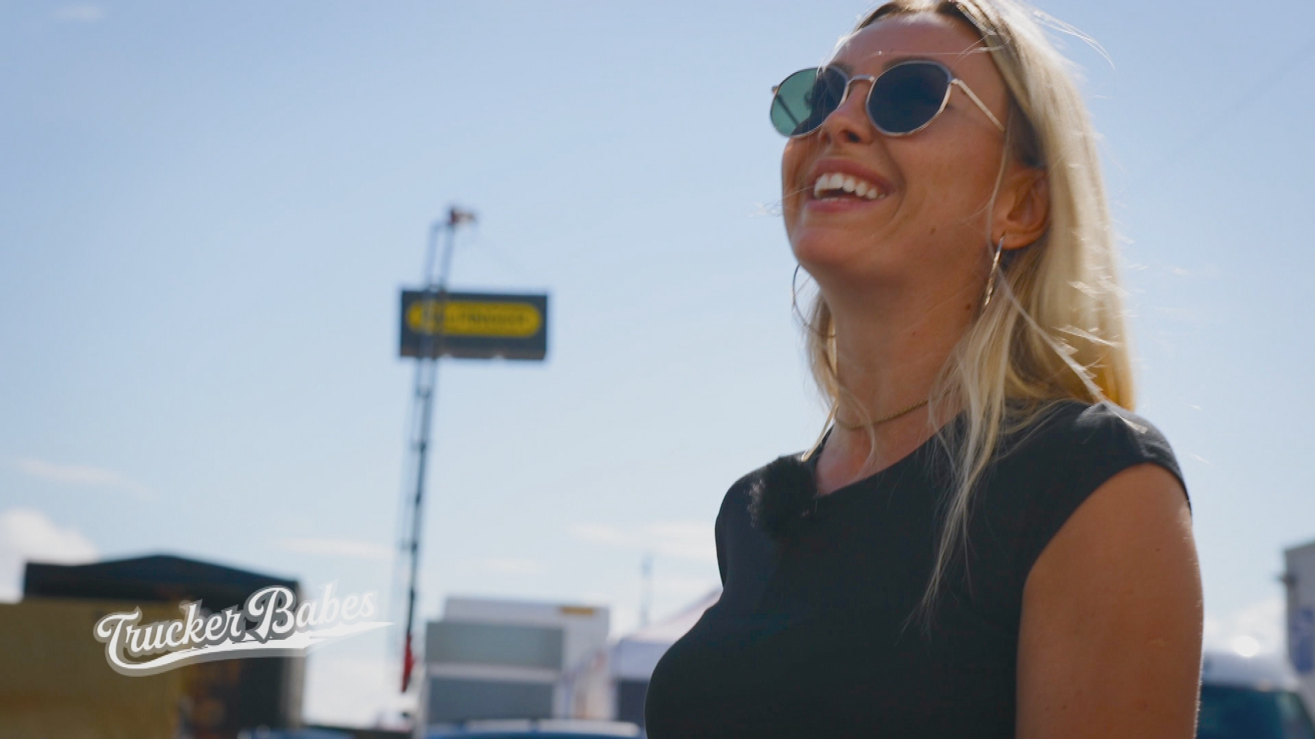 Truck Grand Prix am Nürburgring - Asphalt-Fee Julia voller Freude