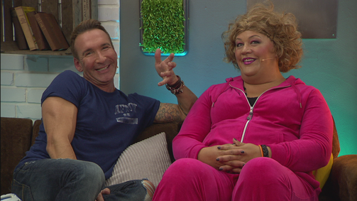 Promi Big Brother - Die Late Night Show Promi Big Brother - Die Late Night Show Folge 4: Zu Gast: Cindy aus Marzahn