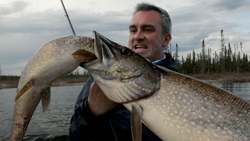 Chasing Monsters - Monsterfischen auf der Spur Chasing Monsters - Monsterfischen auf der Spur Folge 4: Kanadas Kaltwasser-Kannibale