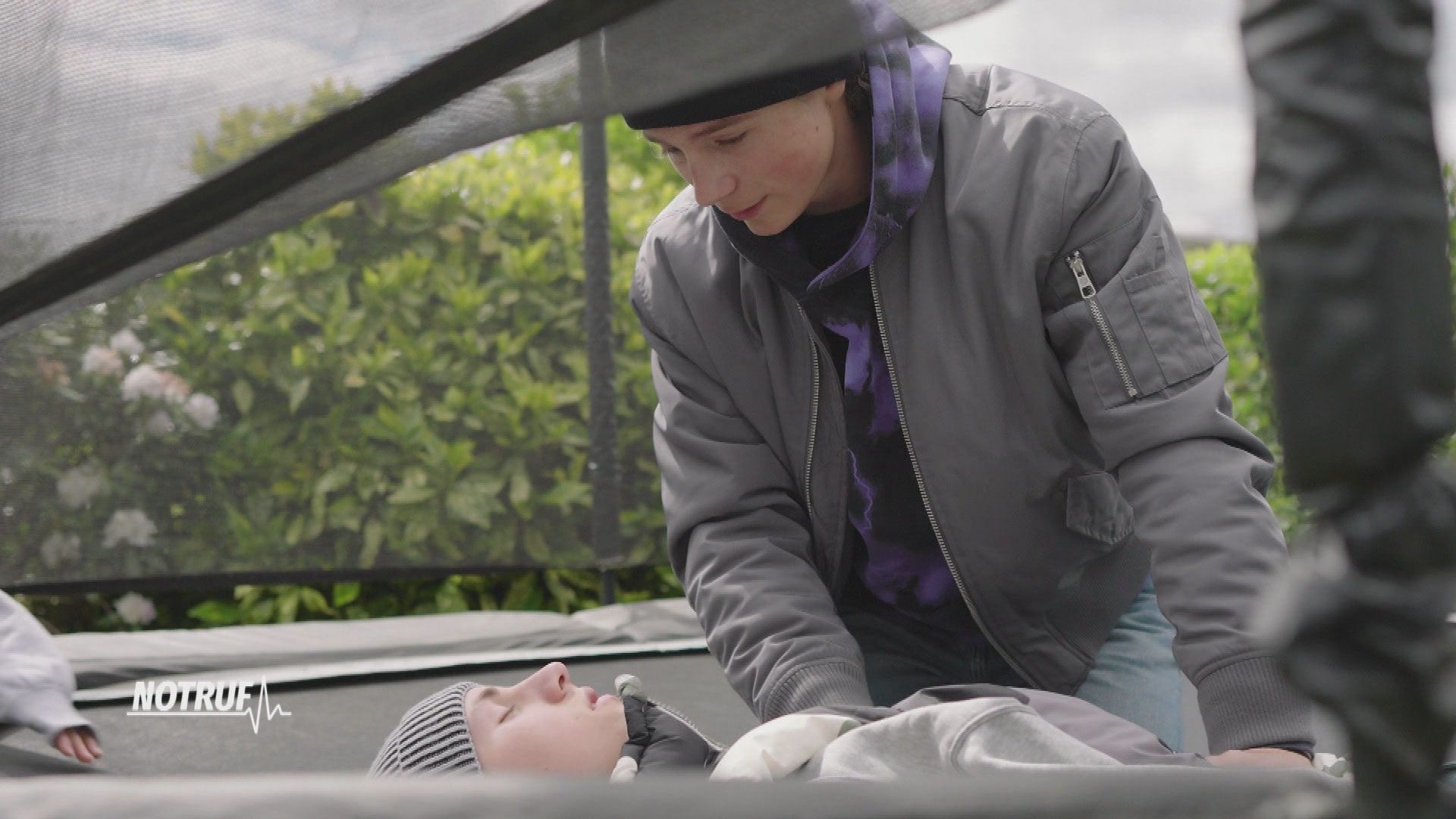 Zusammenstoß auf dem Trampolin