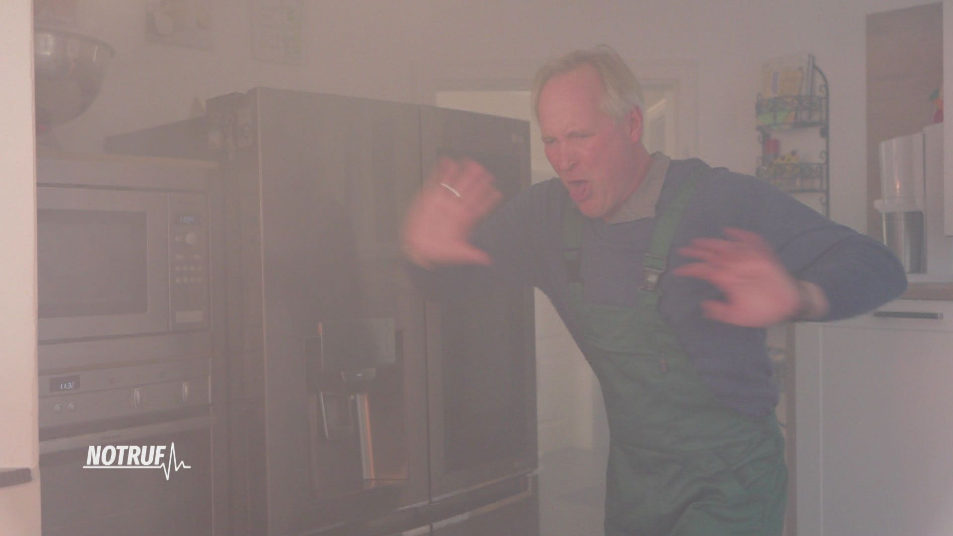 Sprung aus brennendem Haus