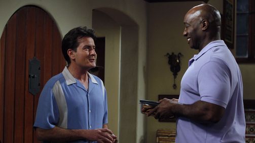 Two and a Half Men Two and a Half Men Folge 19: Die Zwei-Finger-Regel