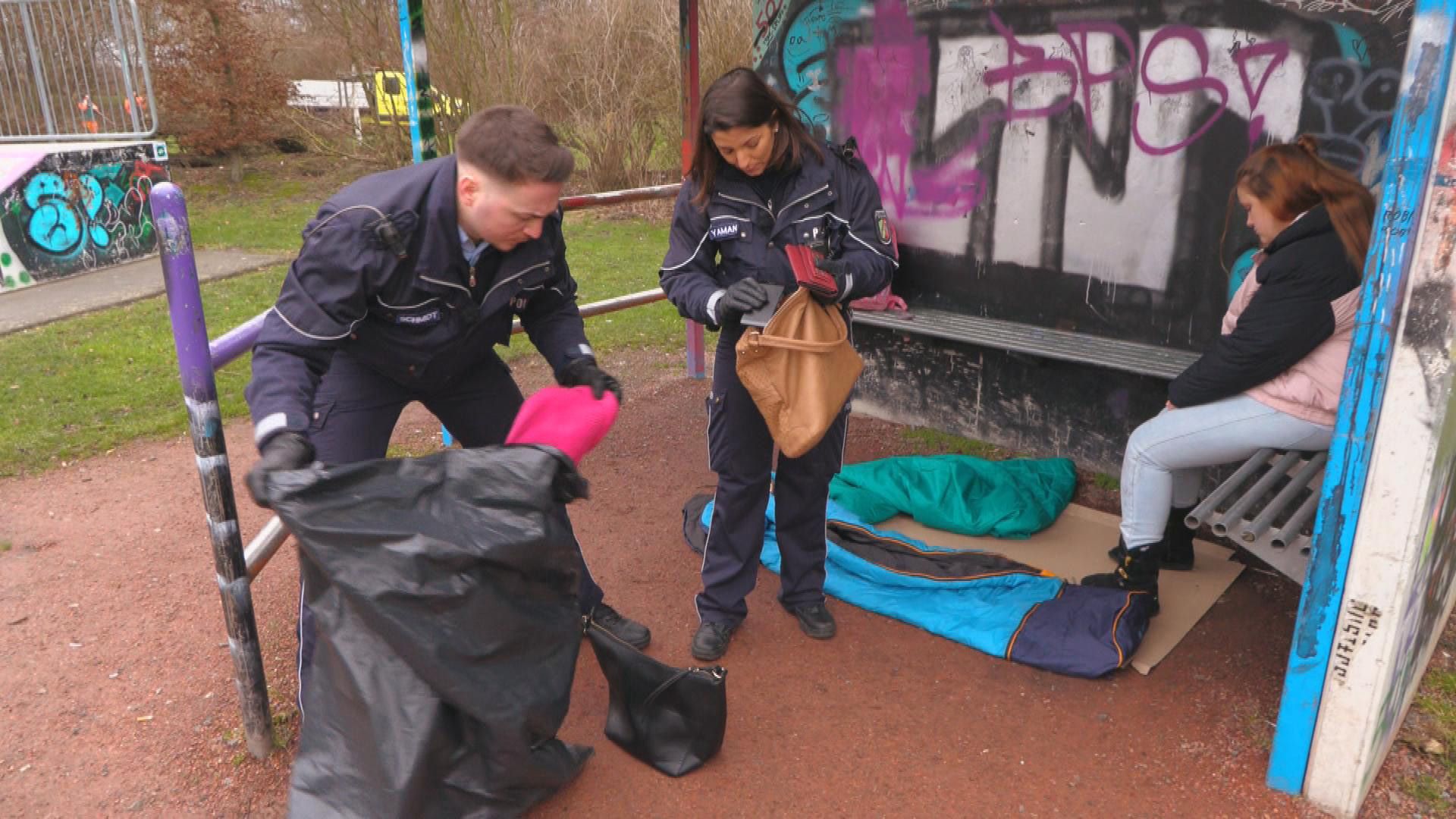 Schwangere brutal überfallen