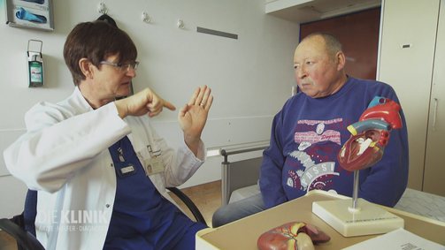 Die Klinik - Ärzte, Helfer, Diagnosen Staffel 1 Folge 3: Schwierige OP in mehreren Schritten am offenen Herzen