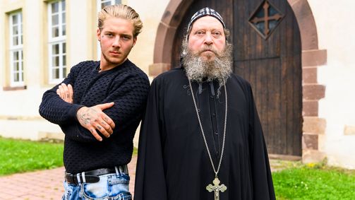 Ab ins Kloster! - Rosenkranz statt Randale Ab ins Kloster! - Rosenkranz statt Randale Folge 3: Keine Werte, keine Ziele - So geht es nicht weiter!