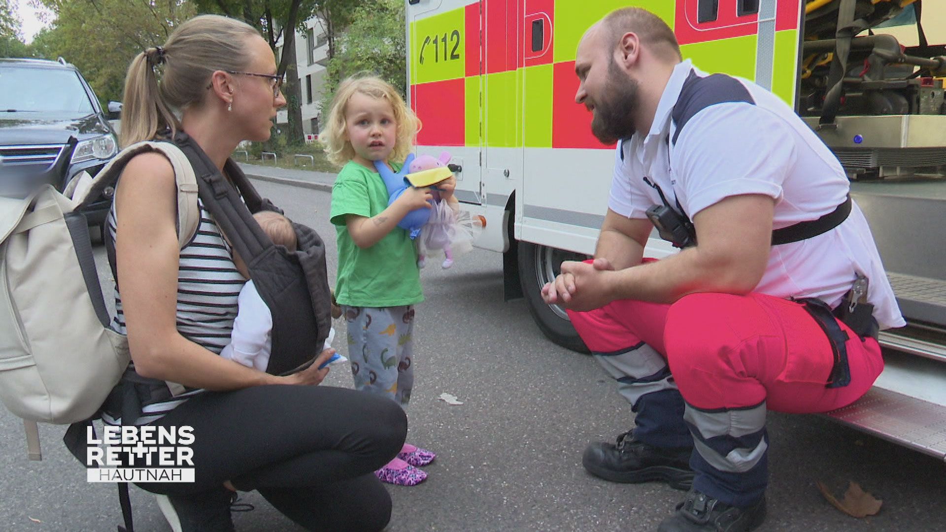 Einsatzgebiet Stuttgart: 3 Jähriges Kind aus 2,5 Metern gestürzt
