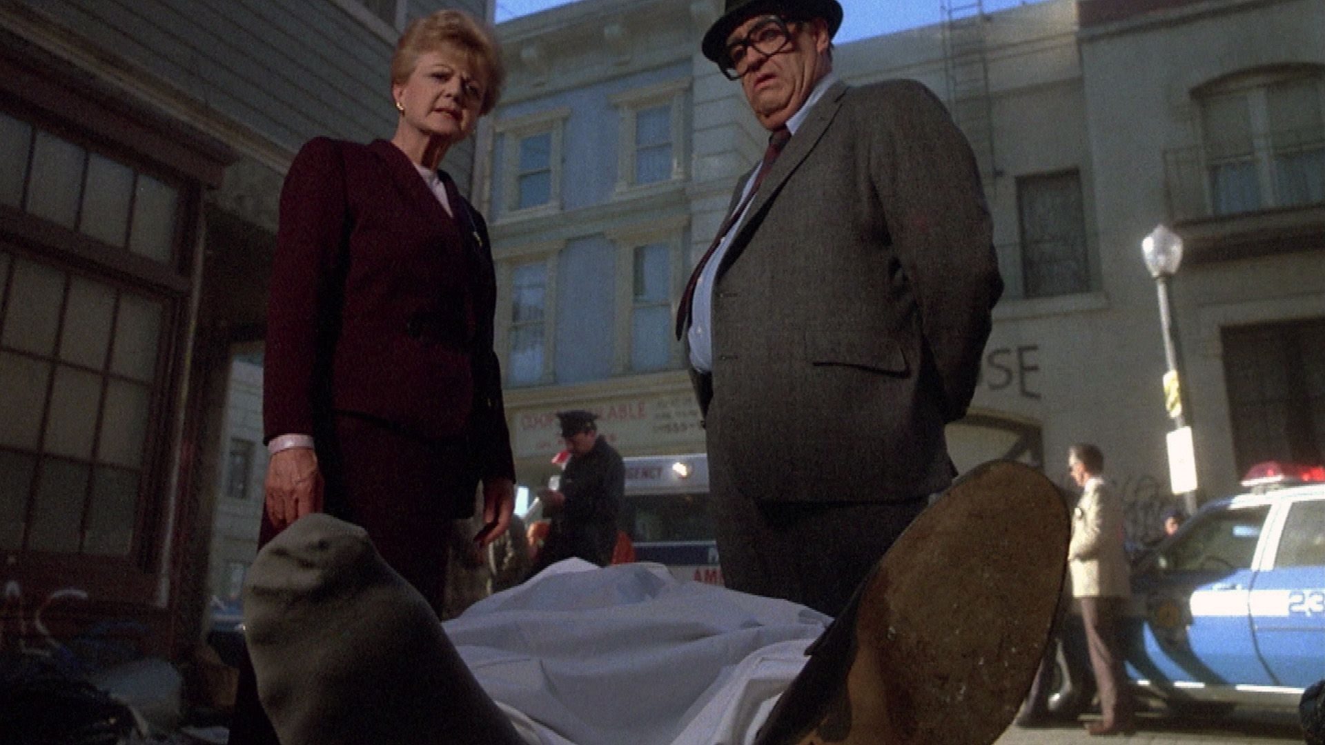 Der Tote trägt nur einen Schuh