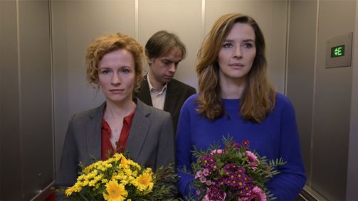 Frau Jordan stellt gleich Frau Jordan stellt gleich Folge 2: Nazis und Neuwahlen